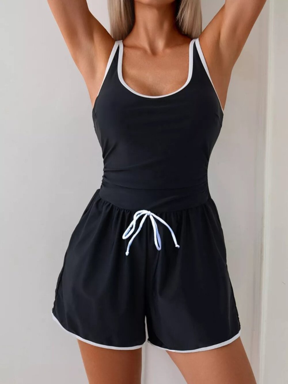 Contrast Trim Scoop Neck One-Piece Swimsuit